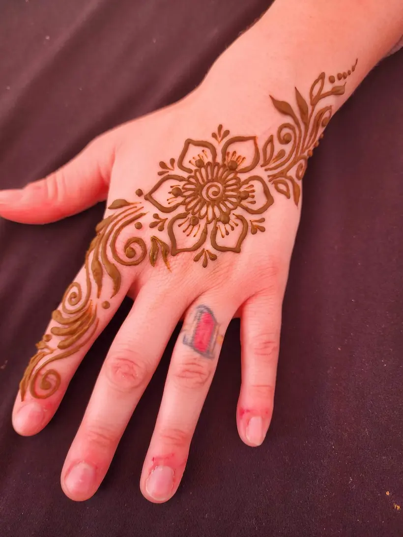 Modern henna art